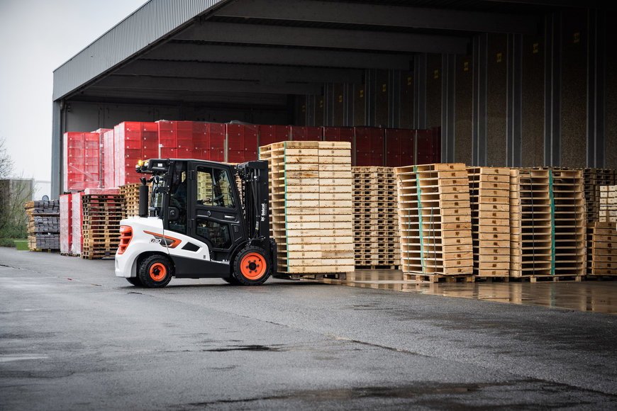 Stenderup Adds Bobcat Material Handling Range for Denmark